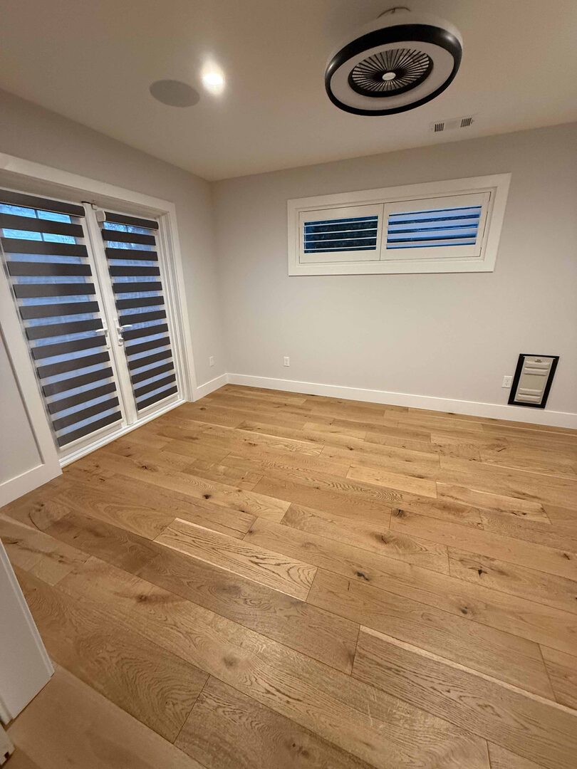 Bedroom deep cleaning Santa Clara County — baseboards and furniture