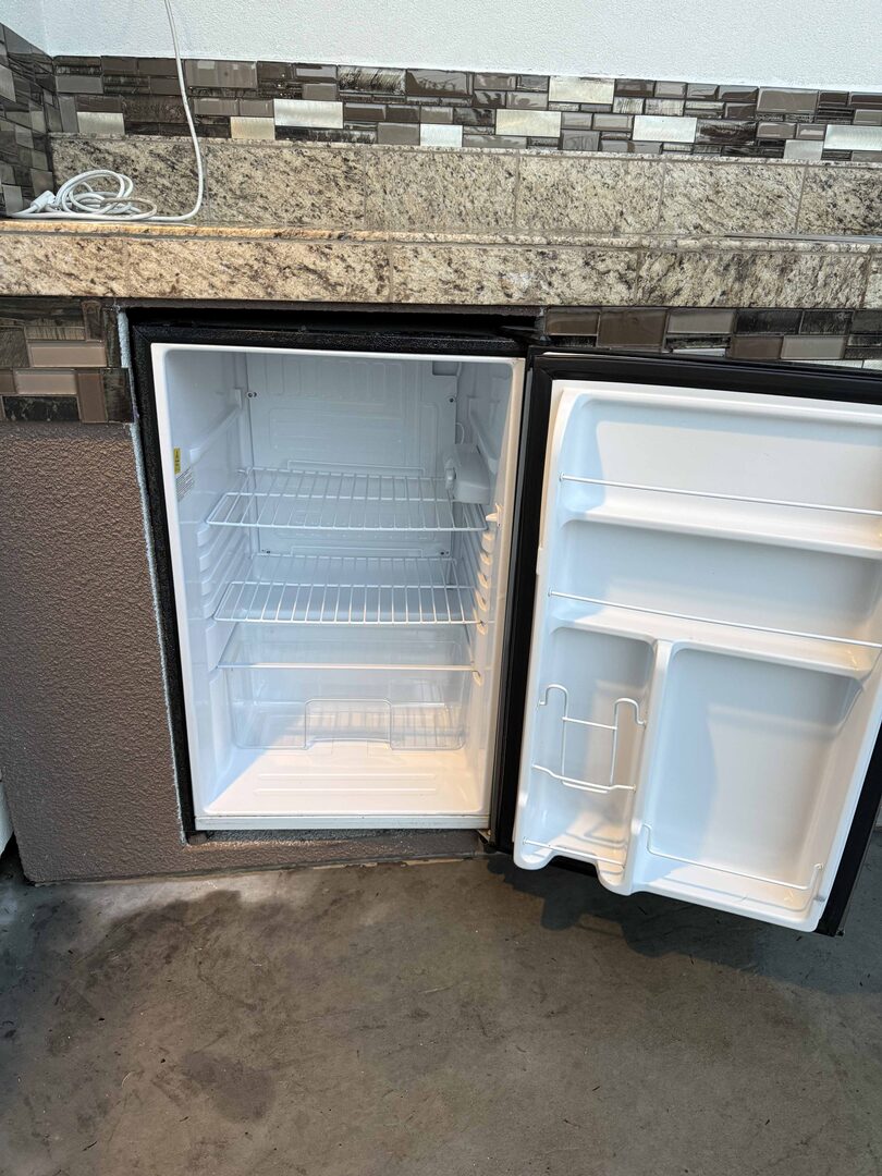 Refrigerator after professional deep cleaning by M&P ProClean Santa Clara