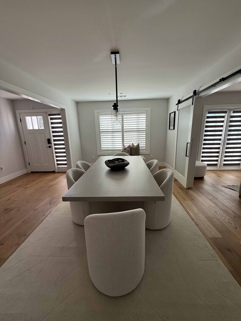 Professional living room cleaning Santa Clara CA — furniture and floors