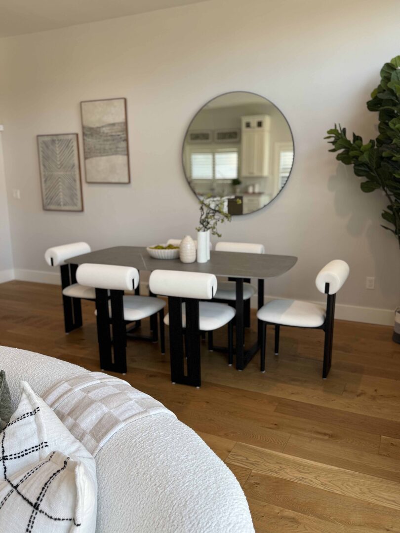 Professional living room and dining area cleaning Silicon Valley