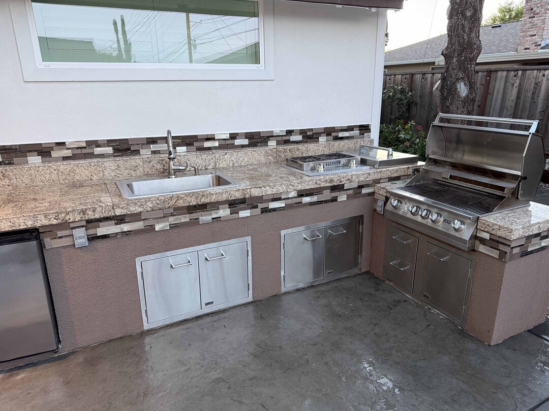 Professional outdoor cleaning Santa Clara CA — patio and deck